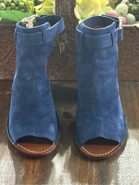 Tory Burch Women’s Size 8M Blue Suede Peep Toe Booties EUC